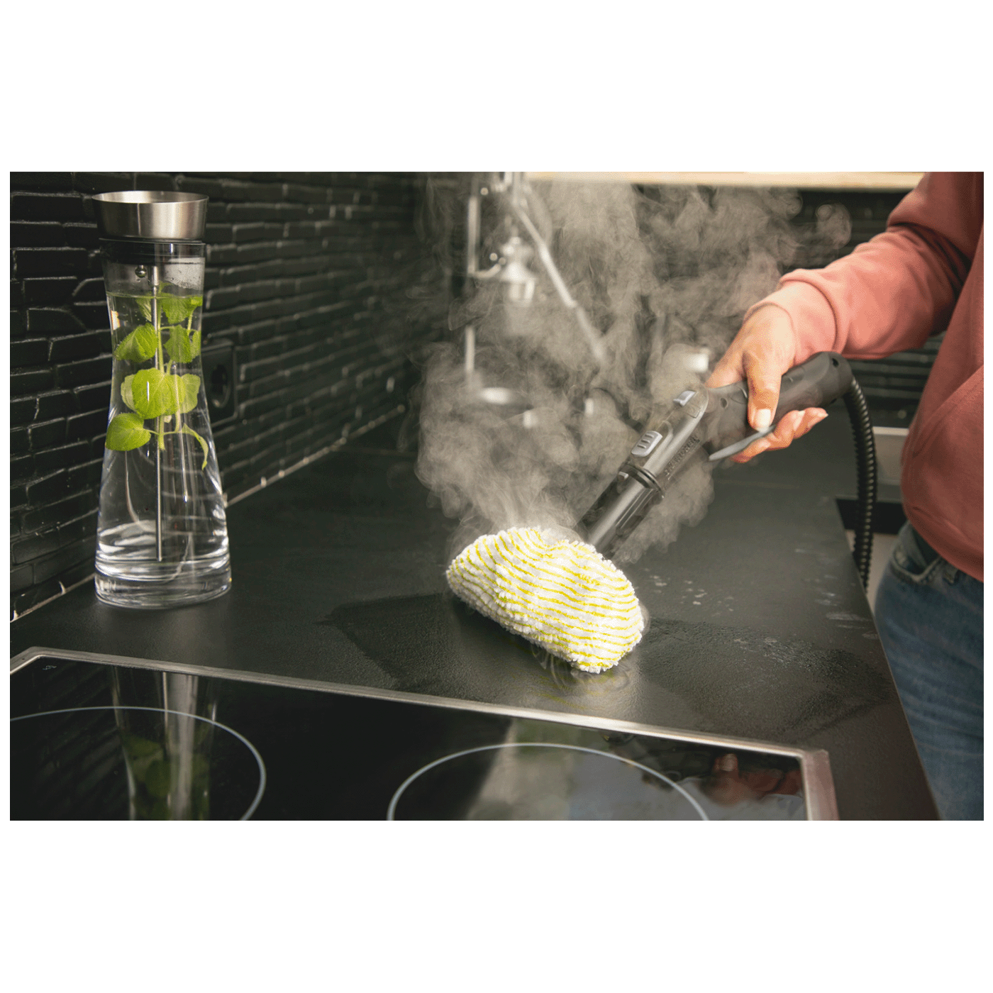 688985f549cf1c32627bdab7