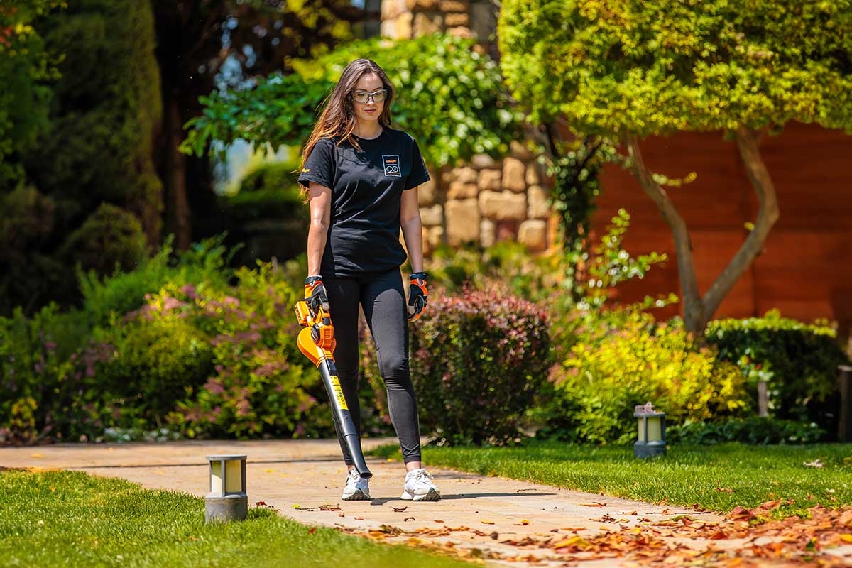 69147ec98baee29d8b75dd73