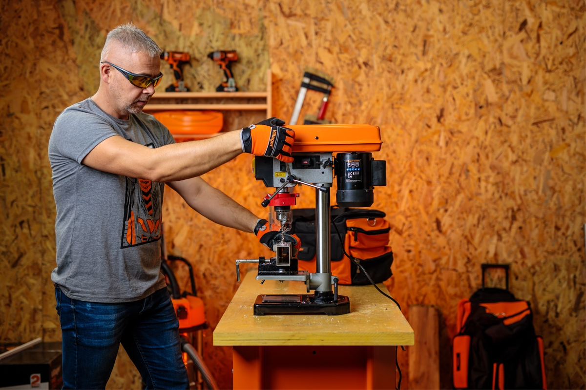 691480558baee29d8b779b2c