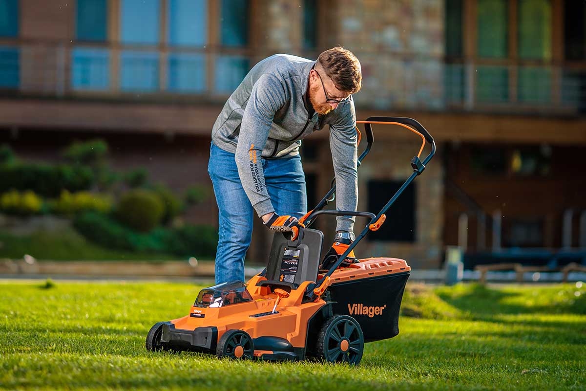 6914807c8baee29d8b77bdb8