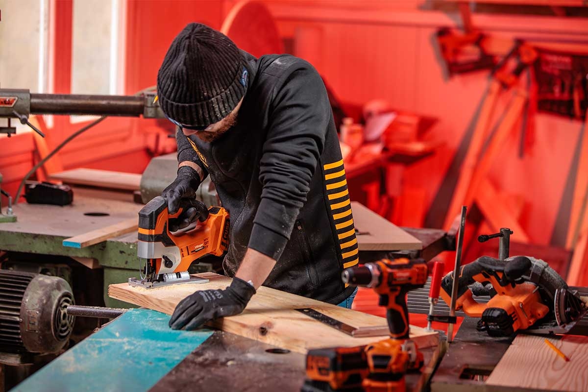 6914812d8baee29d8b783b62